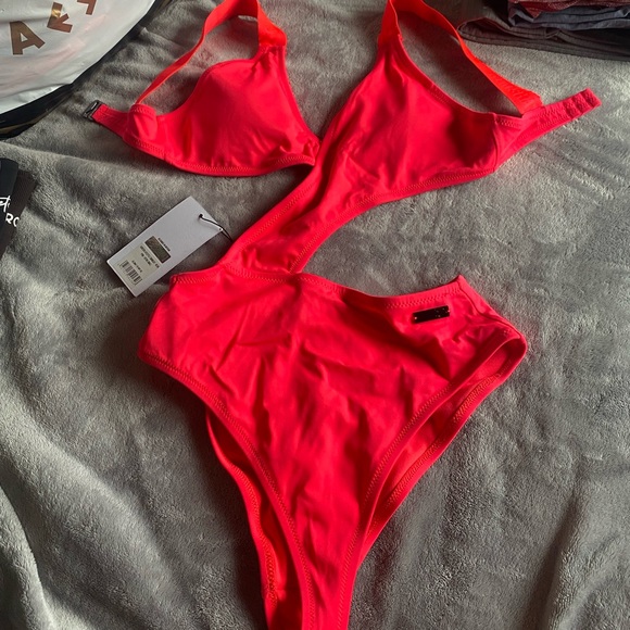 Gymshark Horizon Lifestyle Swimsuit One Piece - Picture 3 of 4